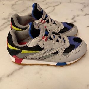Reebok kids sneakers size 10